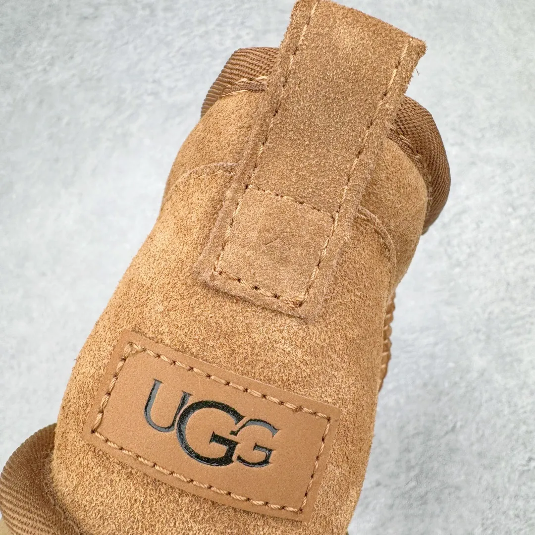 Pick up locally 💰520 UGG 5092 Classic autumn and winter sheepskin and fur integrated snow boots. All shoes are made of ZP. Longfeng A-grade Australian imported sheepskin and fur integrated brand OEM production line. Fully follow the ZP process. OEM original pattern maker. Adhering to the principle of no original shoe development and selection. Pay attention to every detail. The most authentic version on the market. TREADLITE "Light Wing" technology outsole. Light/durable/flexible/pile size: 35 36 37 38 39 40 Coding: by2936070